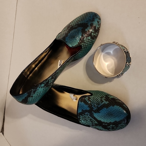 Mossimo 3 Piece Set, Bag, Bracelet. Shoes Size 8. - Picture 6 of 14